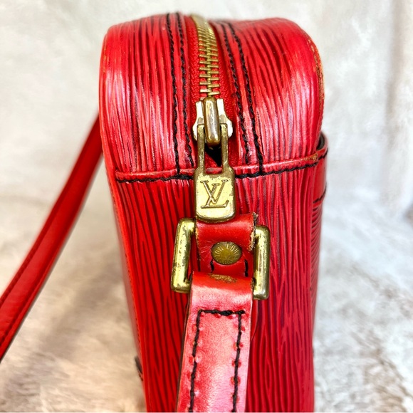 Louis Vuitton Trocadero Castilian Red Epi Crossbody Bag - Picture 13 of 17
